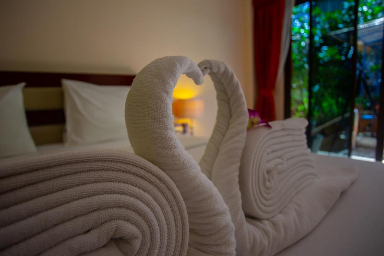 Seven Seas Hotel Patong Buitenkant foto