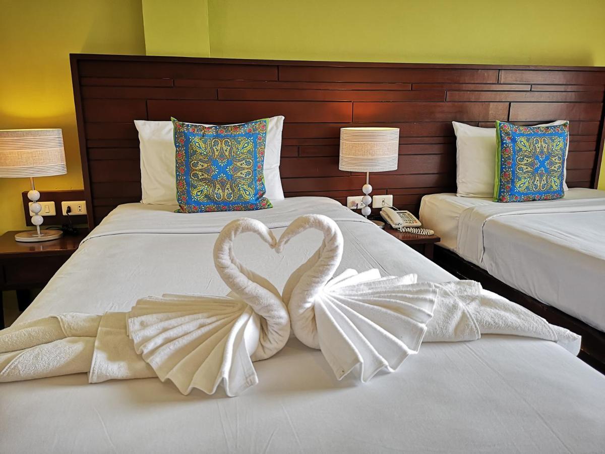 Seven Seas Hotel Patong Buitenkant foto