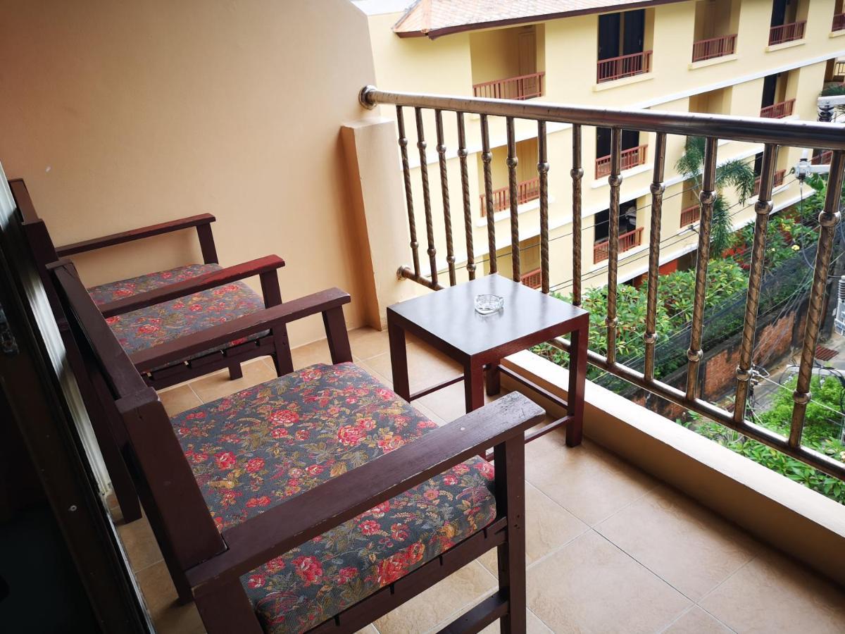 Seven Seas Hotel Patong Buitenkant foto