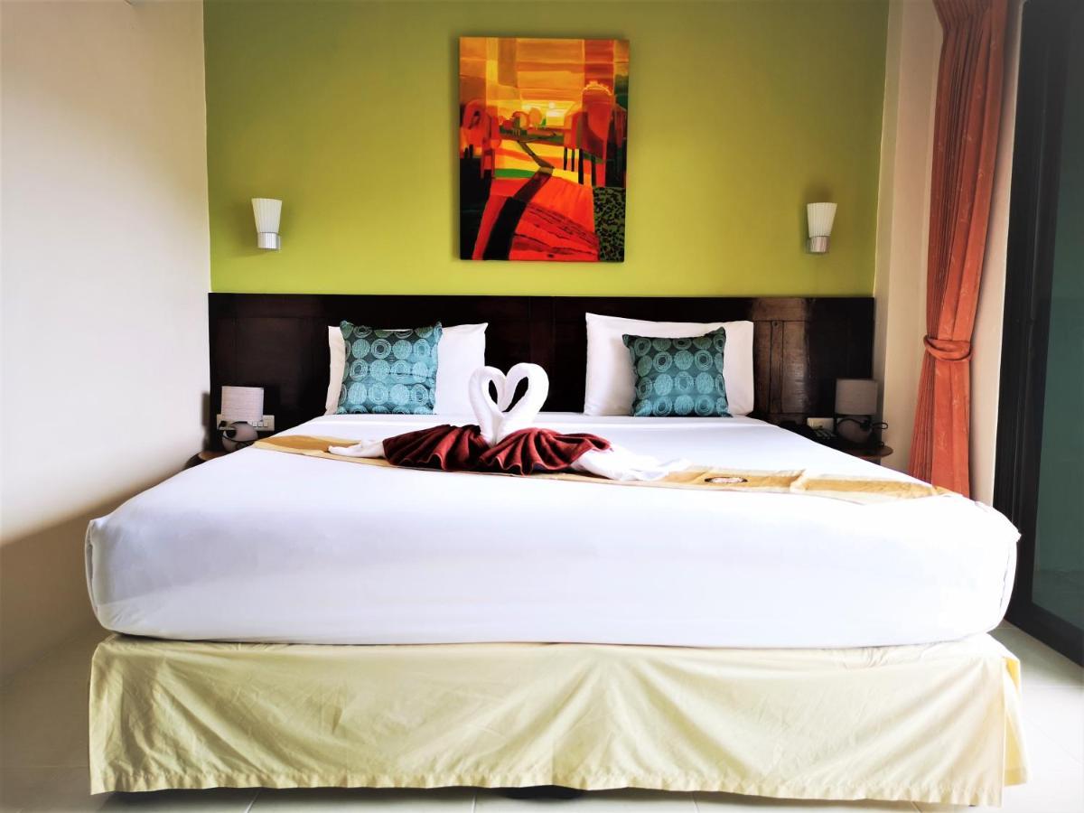 Seven Seas Hotel Patong Buitenkant foto