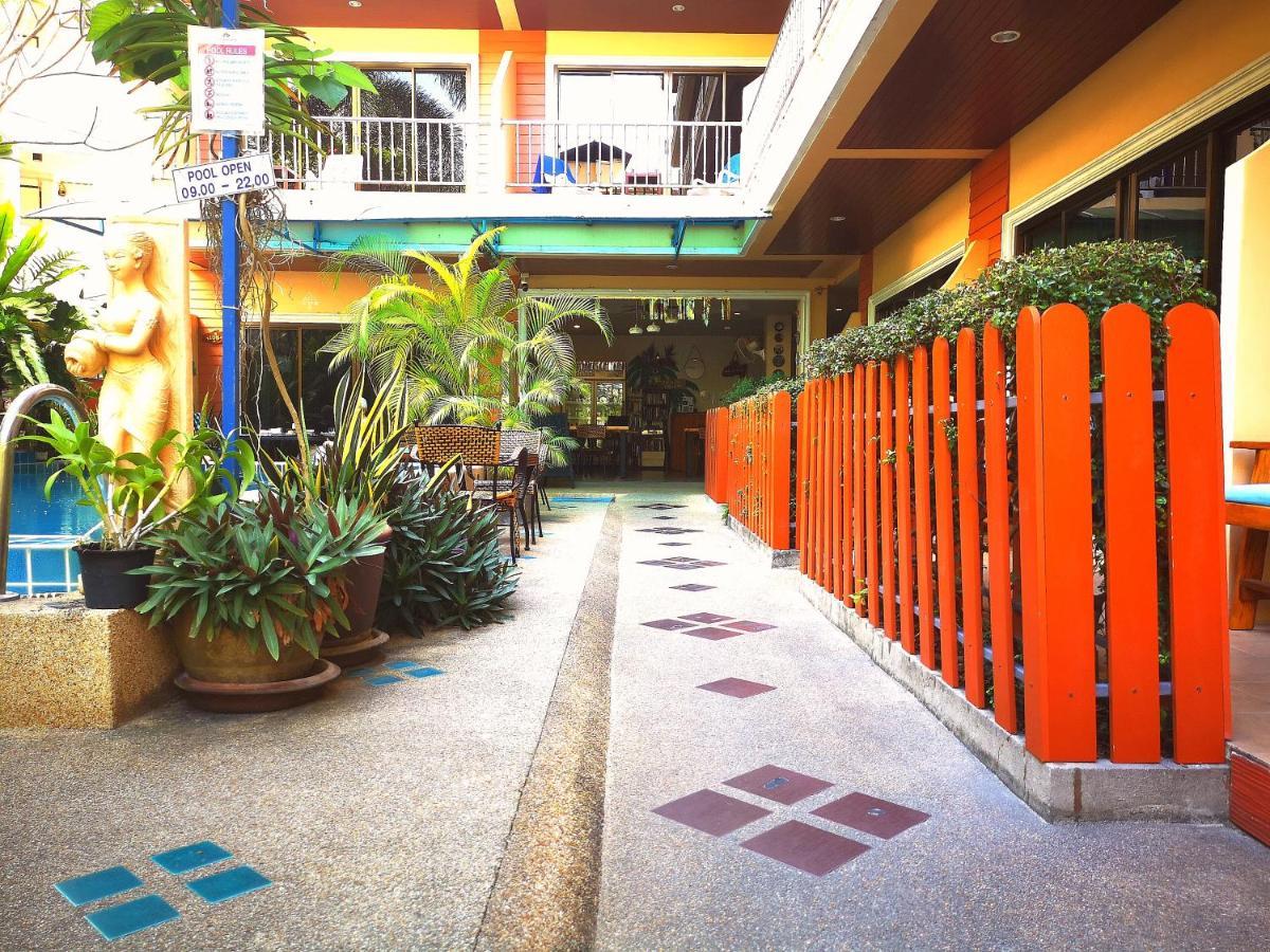 Seven Seas Hotel Patong Buitenkant foto
